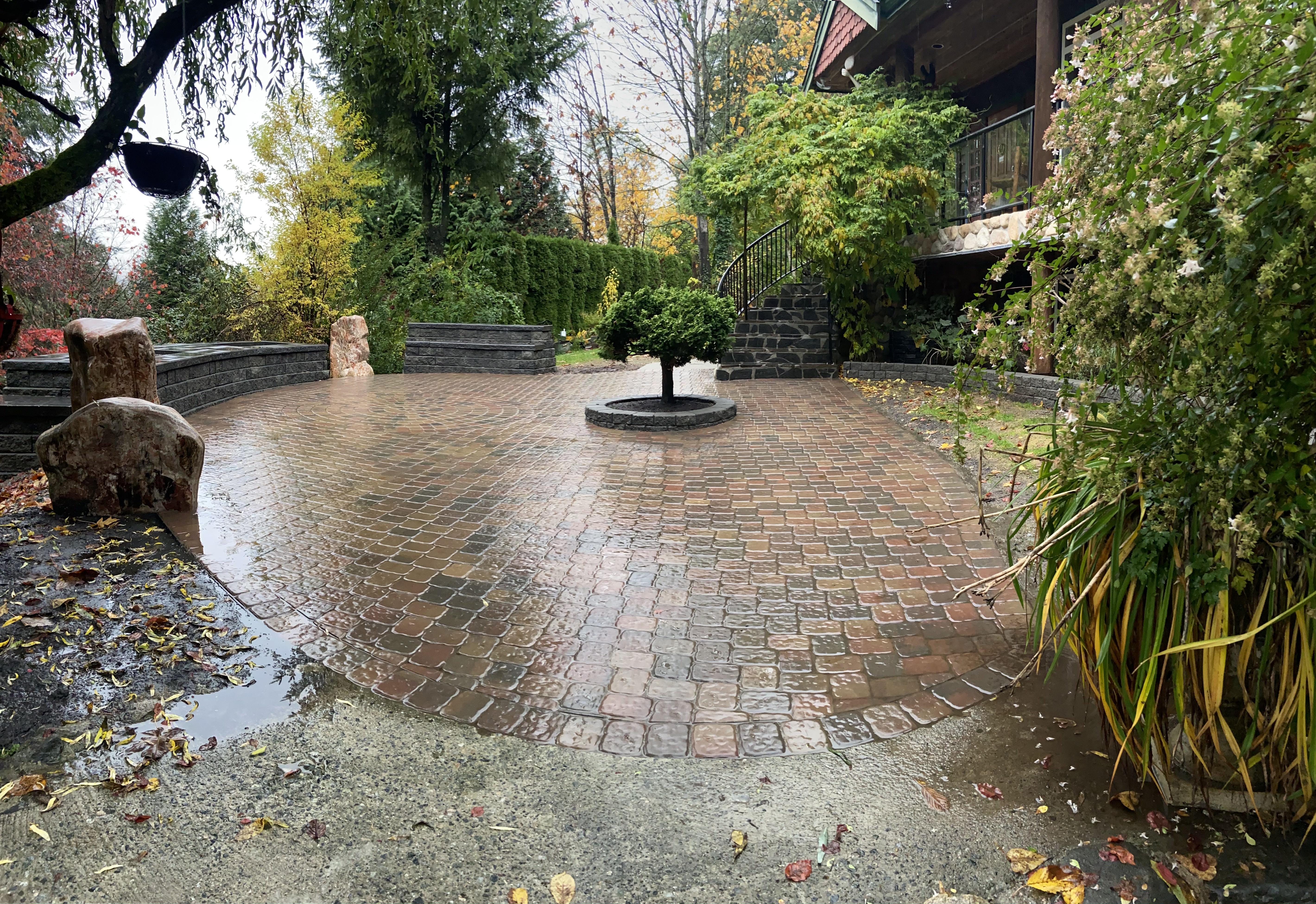 Paver patio Port Moody. Benjamin Landscaping and Projects. 