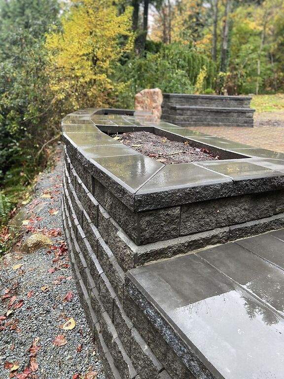Garden walls in Port Moody. Benjamin Landscaping and Projects. 