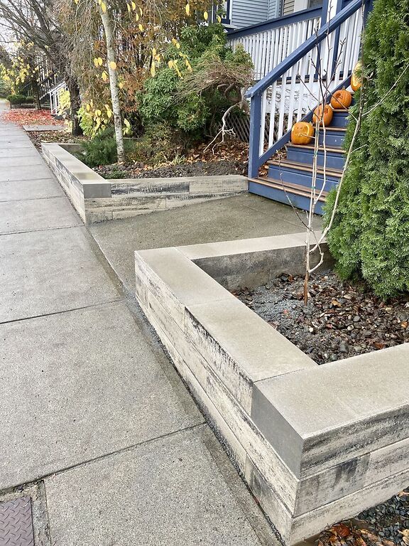 retaining wall in Langley. Benjamin Landscaping and Projects.  
