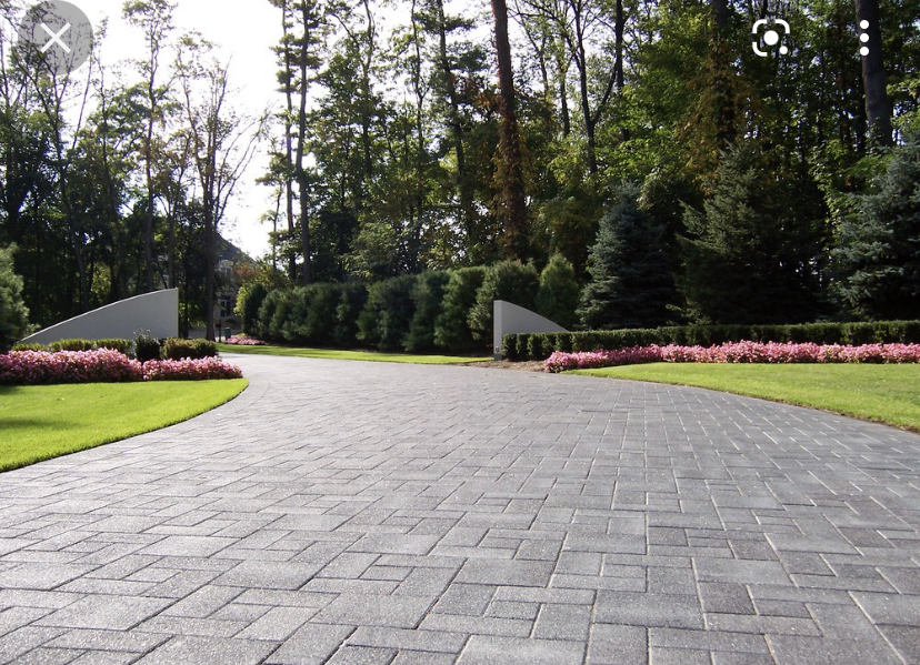 Vancouver landscape paver driveway. Benjamin Landscaping and Projects.  