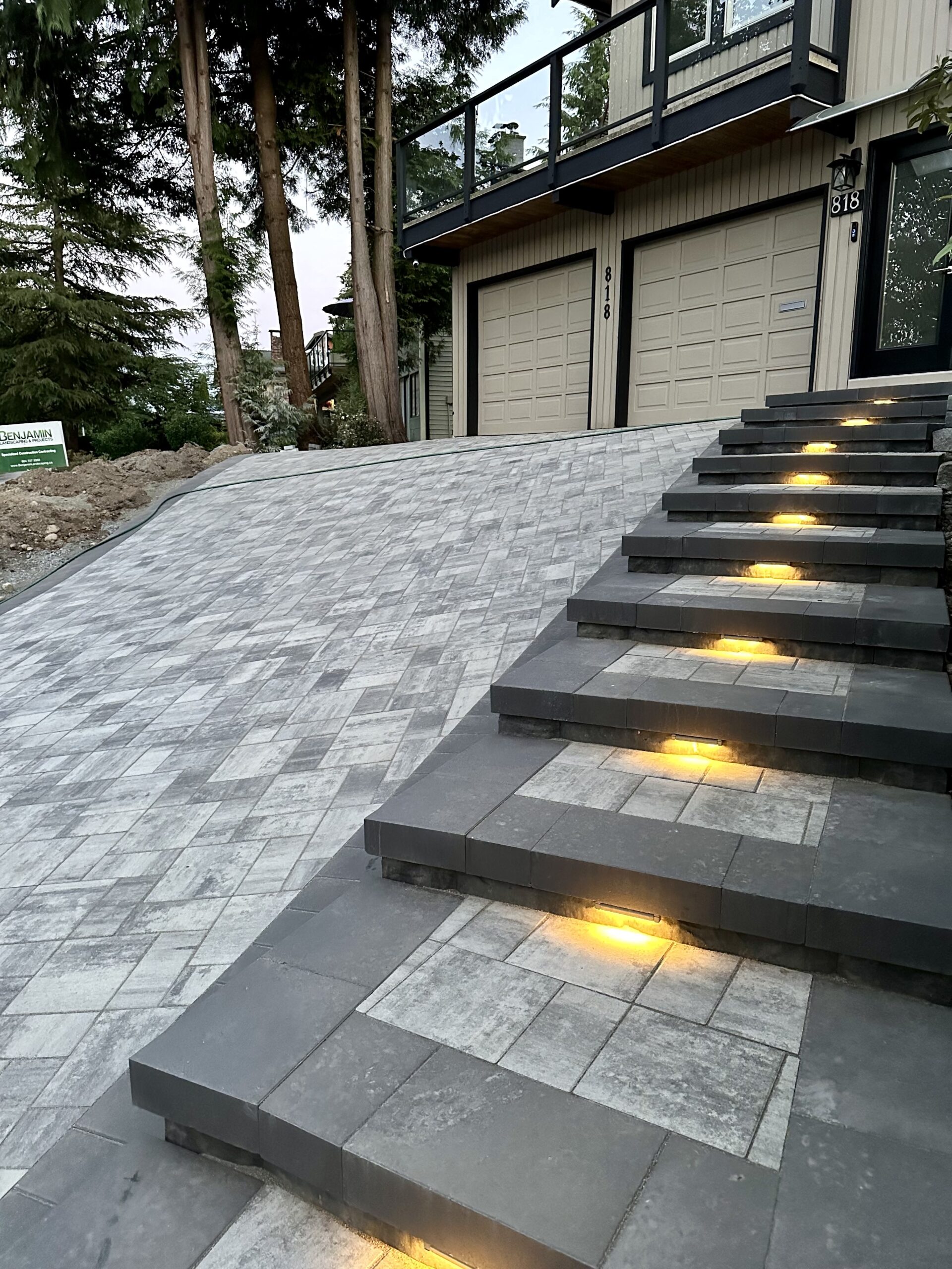 Interlock landscape stairs in Port Moody. Quality landscape contracting Metro Vancouver by Benjamin Landscaping and Projects.