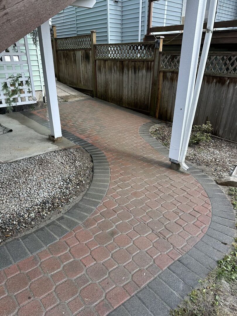 Paver re levelling and cleaning services Coquitlam, Port Moody, North Vancouver, West Vancouver, Langley, Surrey, White Rock.