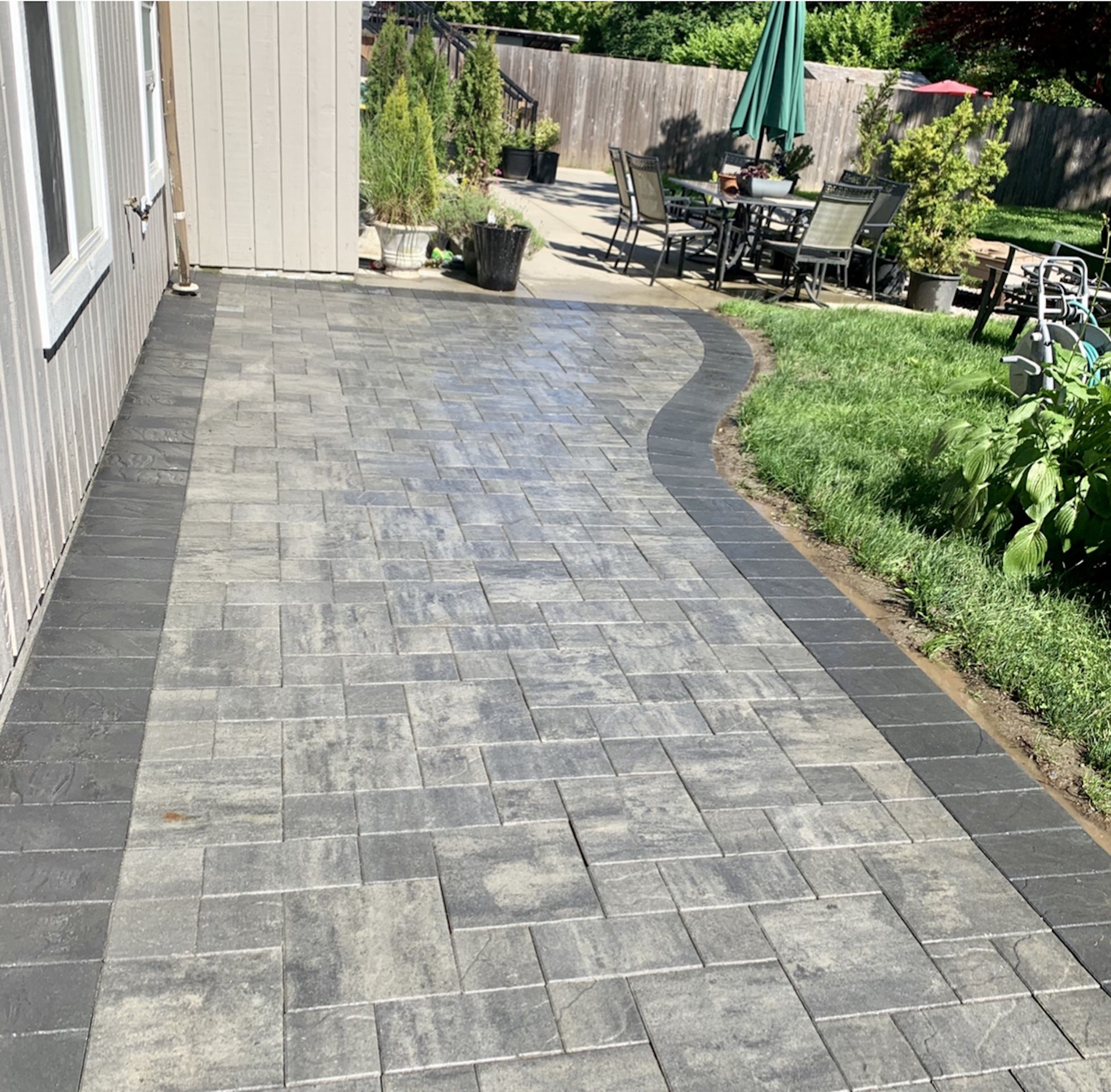 Paver patio In North Vancouver. Benjamin Landscaping and Projects. 